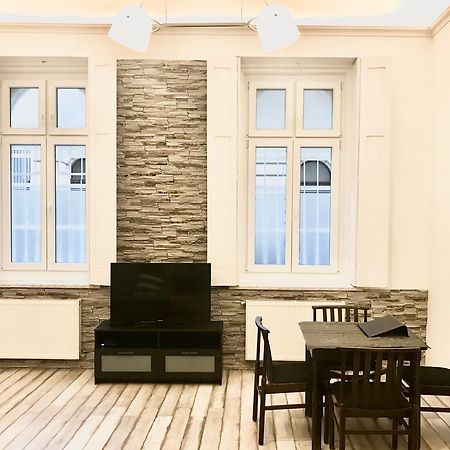 Homelike Luxury Flat On Gyulai Pal Budapest Exteriör bild