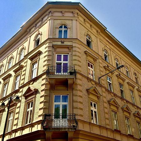Homelike Luxury Flat On Gyulai Pal Budapest Exteriör bild
